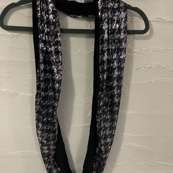 Dressy infinity scarf - Picture 4 of 6